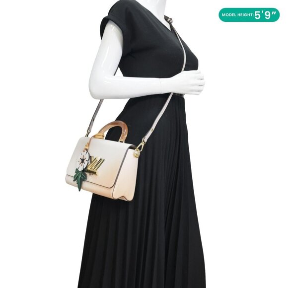 Louis Vuitton  Twist MM Gradient Epi Leather Crossbody Bag Brume - Picture 2 of 12